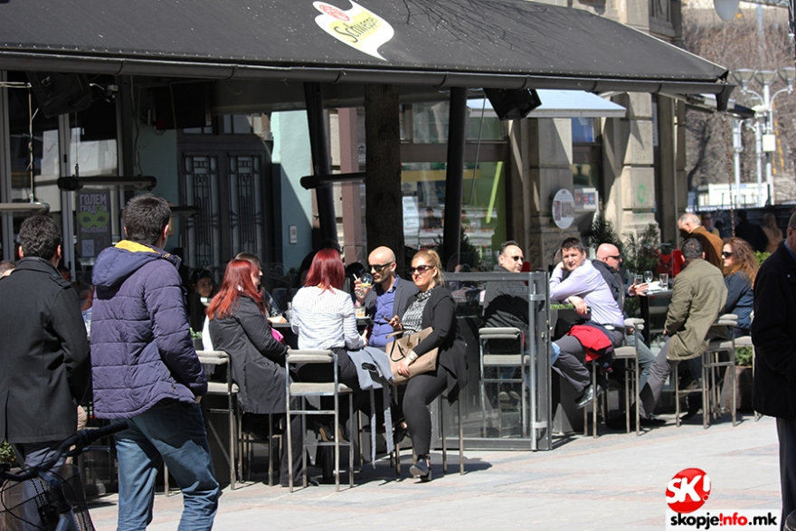 „Се жалат дека немаат пари, а кафулињата се постојано преполни“- 15 чудни работи кои ги прават Македонците