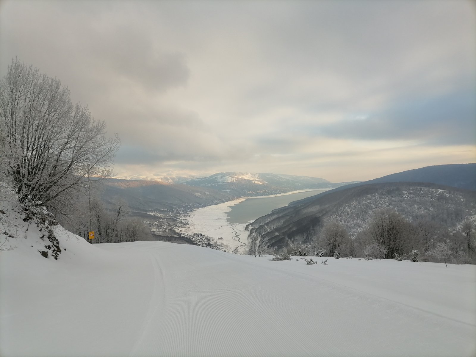 Фото: Ќе има скијање и во март, нов снег на Маврово