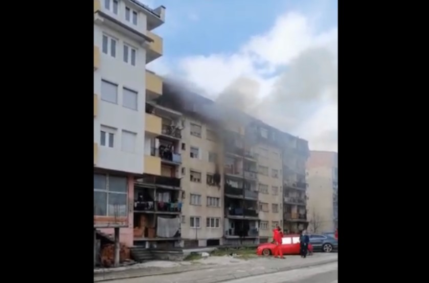 Дете почина, а жена е тешко повредена во пожар во зграда во Гостивар (Видео)