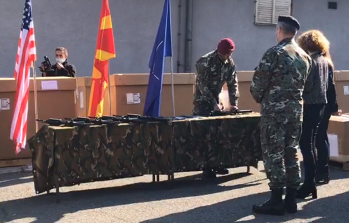 Вакцини нема, ама затоа добивме пушки