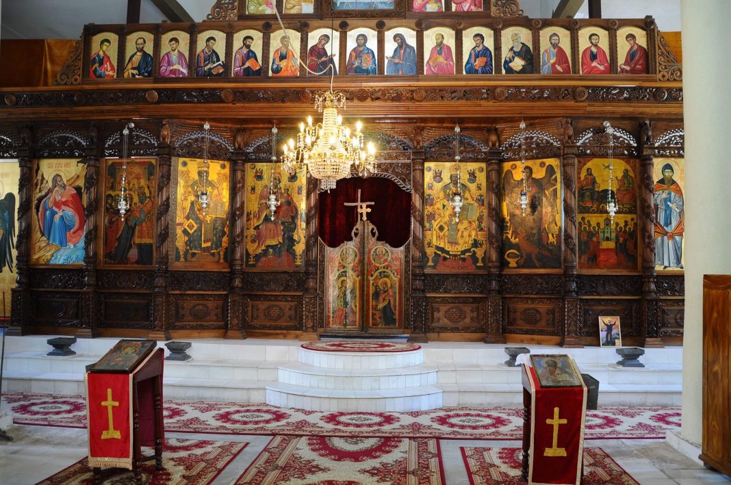 Битолчани го направија еден од најголемите иконостаси на Балканот
