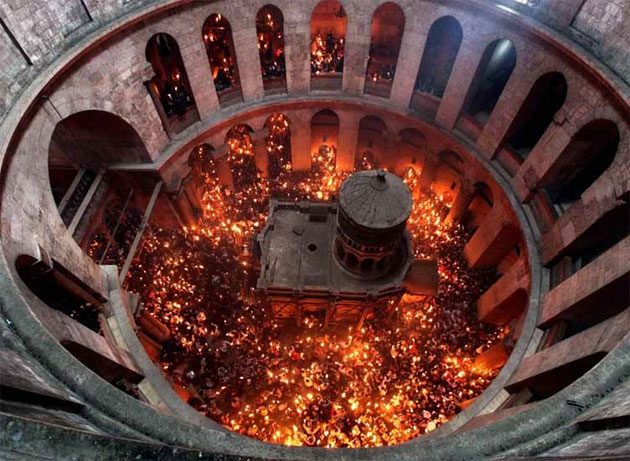 Утре во Македонија ќе пристигне Светиот благодатен оган!