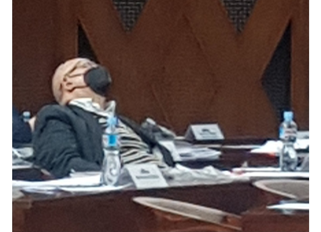 Пратеник спие во Собрание за 75.000 денари?