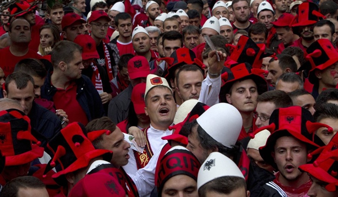 Албанија и Косово ќе формираат федерација, Курти ветува референдум за федерализација