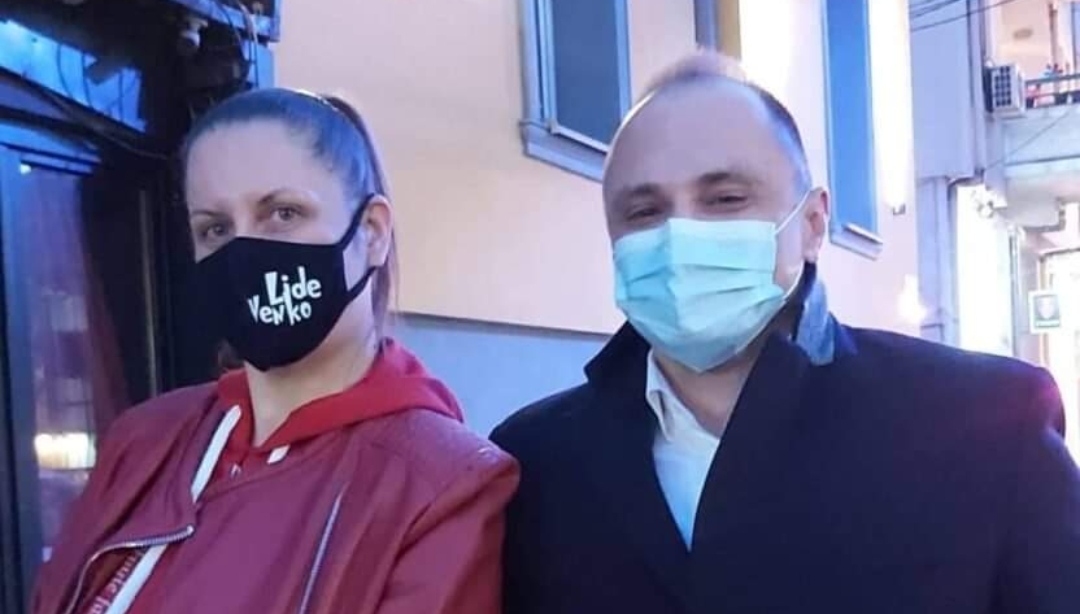 (Видео) Лидe-Лидe co пecнa зa Beнко: „Гo чeкaм вo kaда мокpa кo cиpeнa, дojди ти кај дaдa нoќвa co сиpeна“