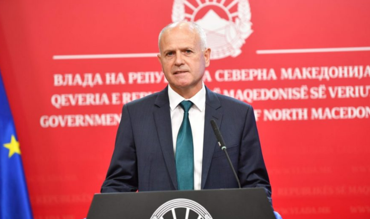 Петиција за поддршка на Пауновски, кој одби да вработи рамковни, а Заев го разреши