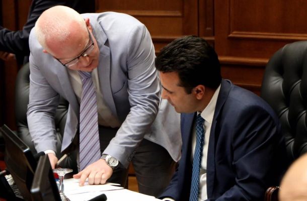 На Рашко децата граделе хациенда, син ми гради замок од лего коцки, а ќерка ми со месеци собира пари за куче