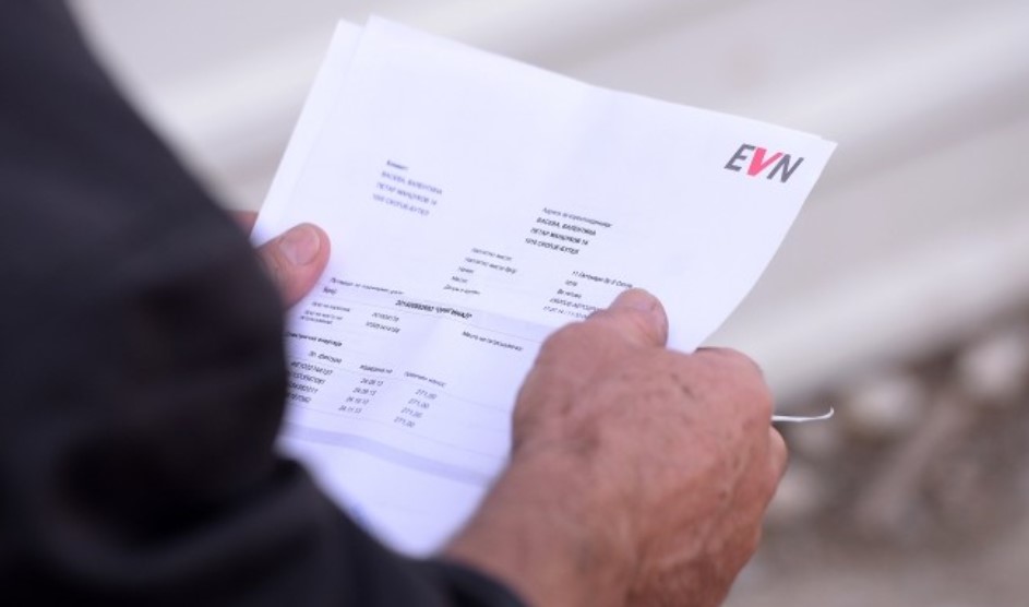 „Преку сметките за струја се kpaдат стотици милиони евра од македонските граѓани“