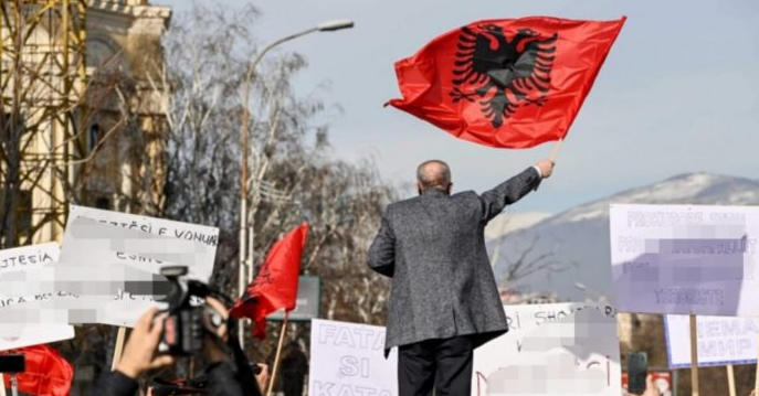 Ќе има протести за албанската кауза и национално обединување, Уставот повторно проблем!