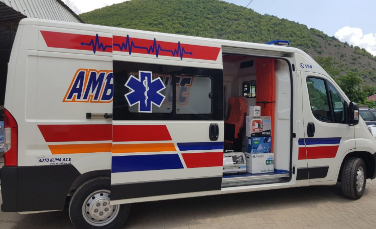 Жена се породила во болничкo комбе на патот кон болница