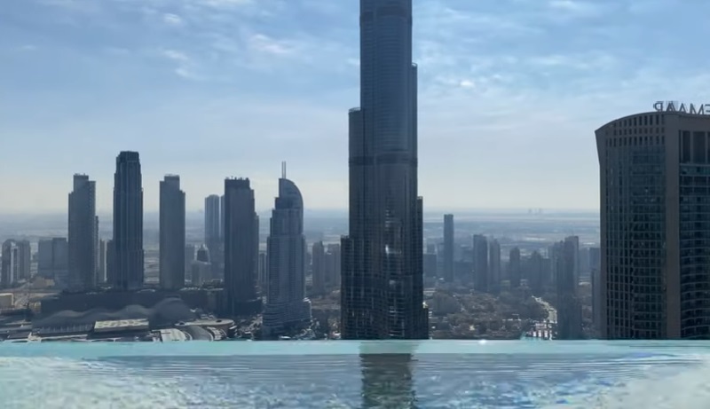 Импресивен базен на 77-от кат, влезе во Гинис (Видео)