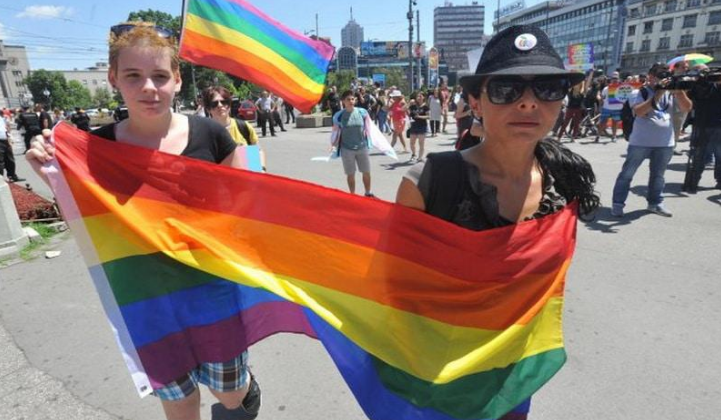 ИСТОРИСКА ОДЛУКА ВО ХРВАТСКА! Геј партнерите можат да усвојуваат деца