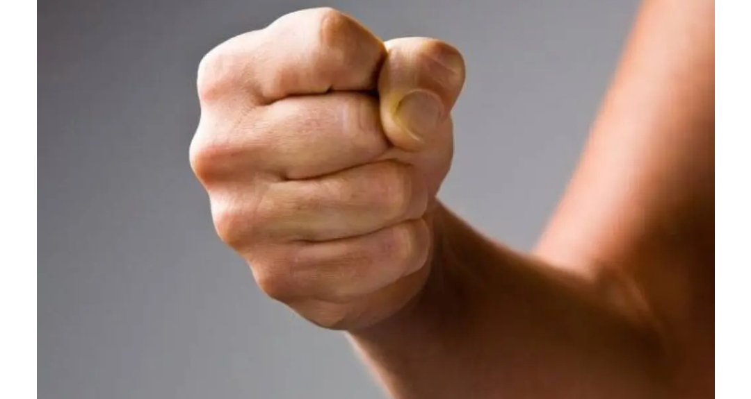 ЛОПОВ за кутија цигари, тепал вработен во трафика