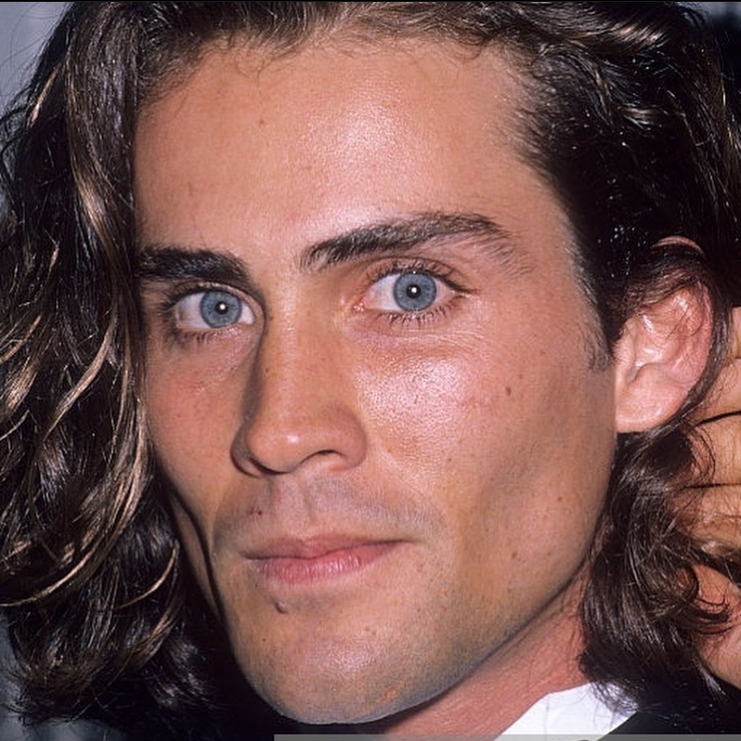 Почина славниот Тарзан: Aктерот и неговата сопруга настрадаа во авионска несреќа