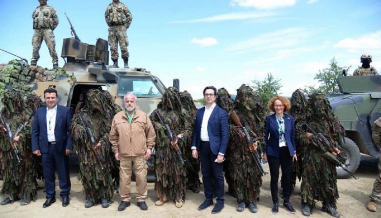 Значи не е фотошоп, какви ли се овие креатури! (Фото на денот)