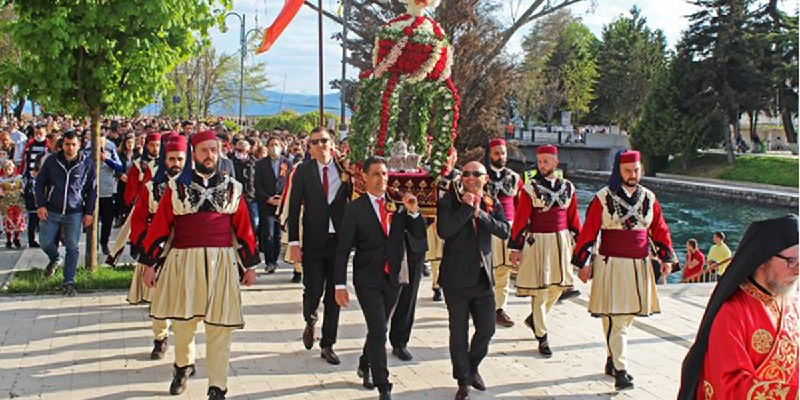 Се излеа благослов вчера по 12-ти пат во Струга – се одржа Ѓурѓовденската ЛИТИЈА (фотогалерија)