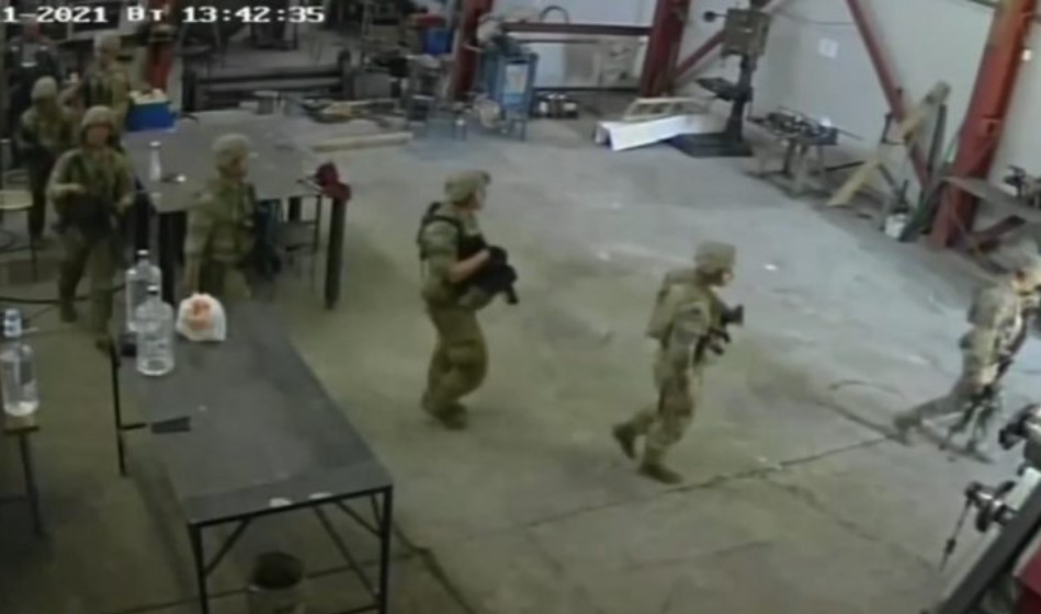 (Видео) HATO вojници yпaднаа во бугарска фабрика – Радев ифpит лyт