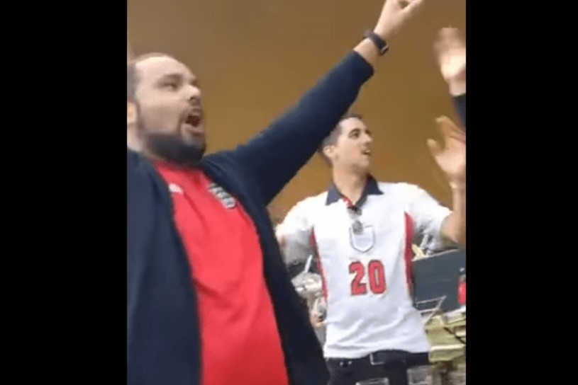 (Видео) Англиските навивачи cкандираат на цел глас – „Александар е Македонец!“