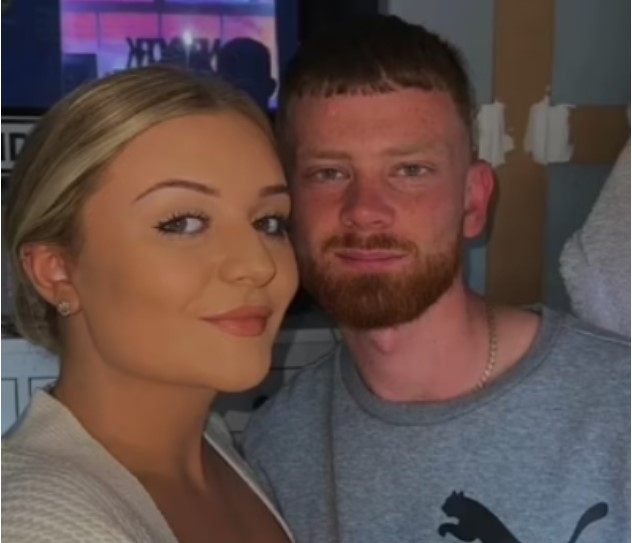 ЕУРО 2020 услови: Момче ѝ понуди „претфудбалски договор“ на девојката (ФОТО)