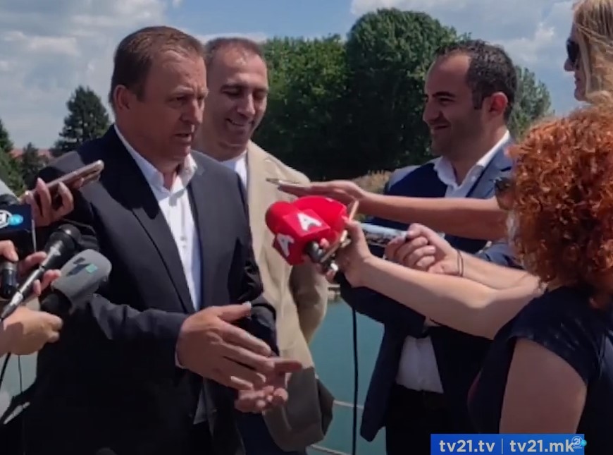 Мерко ја навреди новинарката: Неписмена си … Груби се смееше (Видео)