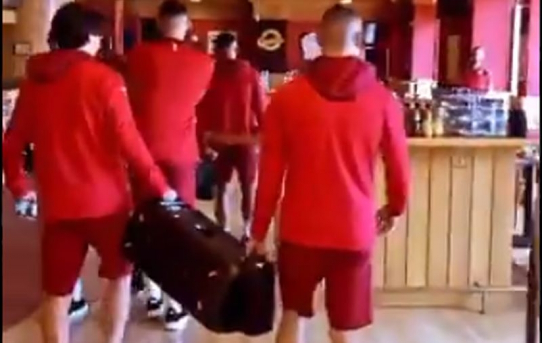 Елмас со огромен звучник, ечат песни од Гоце Арнаудов ?(ВИДЕО)