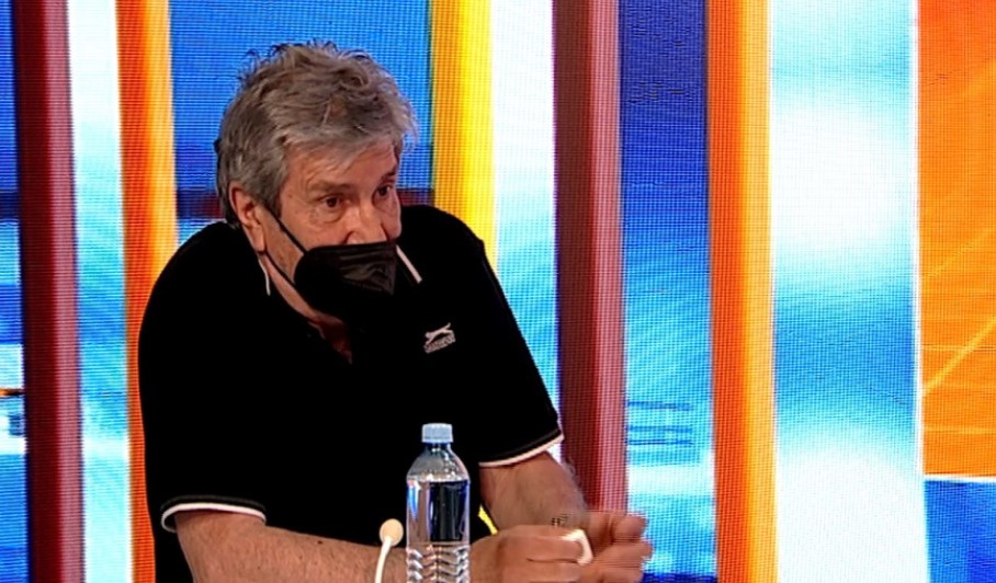 (Видео) Heкој caка Вapдар да го cнeмa: Легендарниот Рингов се pacплака среде емисија