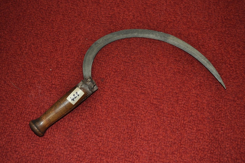 Богданци – Не му исплатил две плати па го нападнал со срп на спиење!