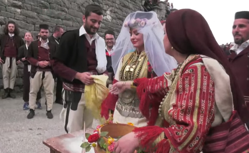 ?ВО ЖИВО: ГАЛИЧКА СВАДБА (Видео)