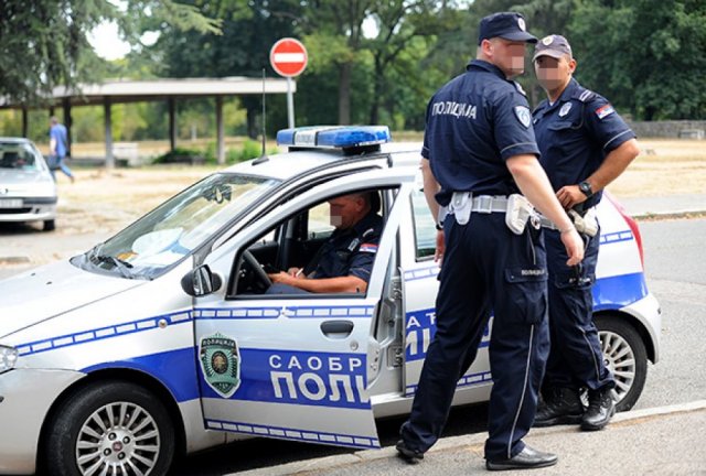 Од автомобил „покажувал двоглав орел“ во Ниш: Кривична против македонски државјанин