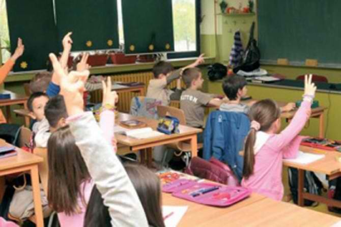 Од 1-ви септември основците ќе учат дека е нормално да фантазираат за лица од ист пол и дека хомосексуалноста не е болест?