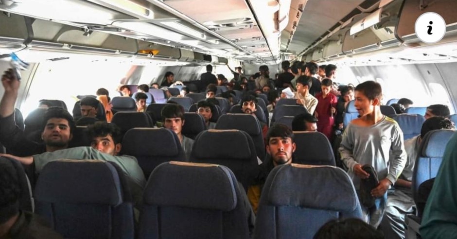 Снимка која загрижува – бегалците од Авганистан стигнаа со авион во Албанија ⁉