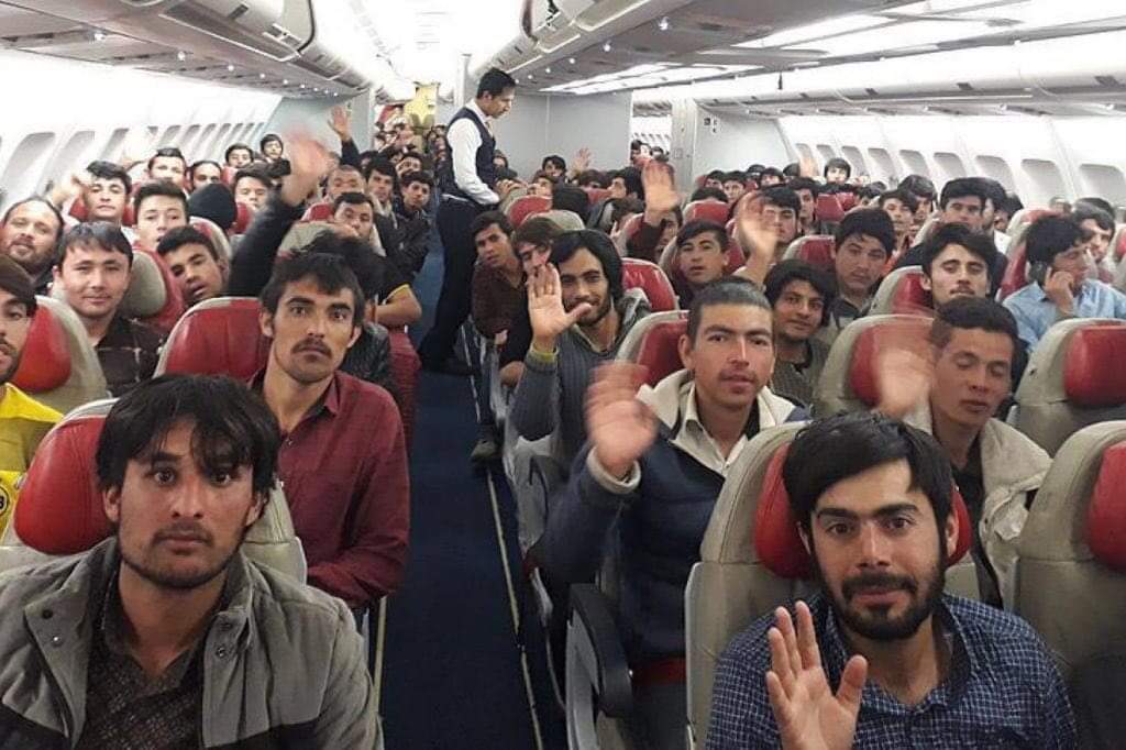 Во првата тура доаѓаат 200 бегалци од Авганистан во Македонија, ова се деталите од Владата