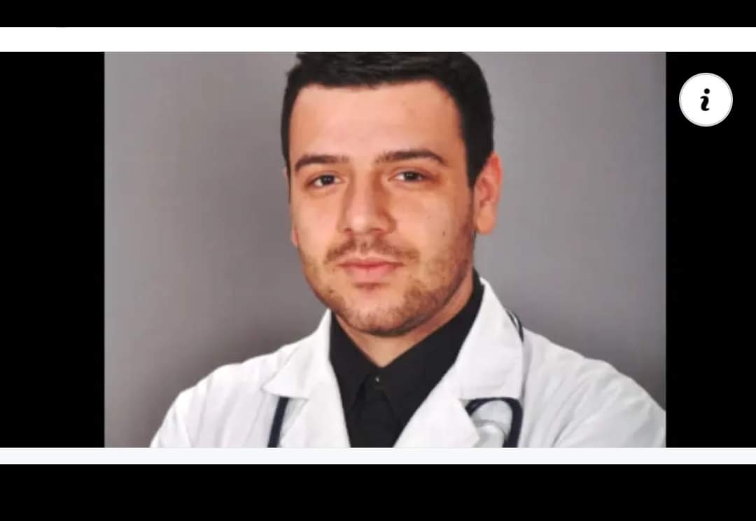 Доктор ги “потепа” антиваксерите: Чипот за следење не ти е во рамото, туку го носиш во џебот, а можи и ова го читаш со него