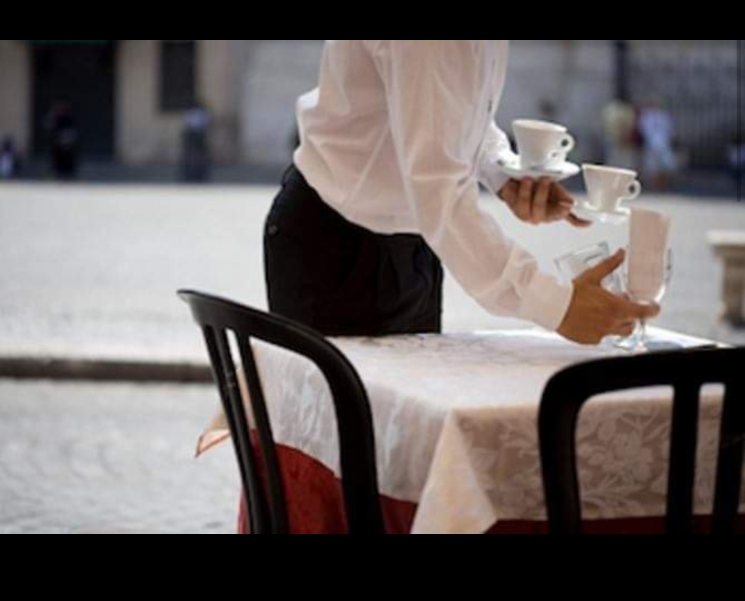 ТОТАЛЕН ХАОС: Невакцинари келнери и готвачи ќе смеат да служат вакцинирани гости