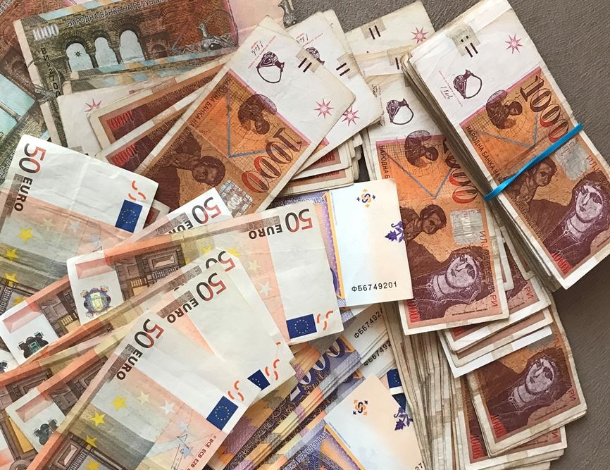 Астрологија и пари: На овие хороскопски знаци, богатството им е запишано во ѕвездите