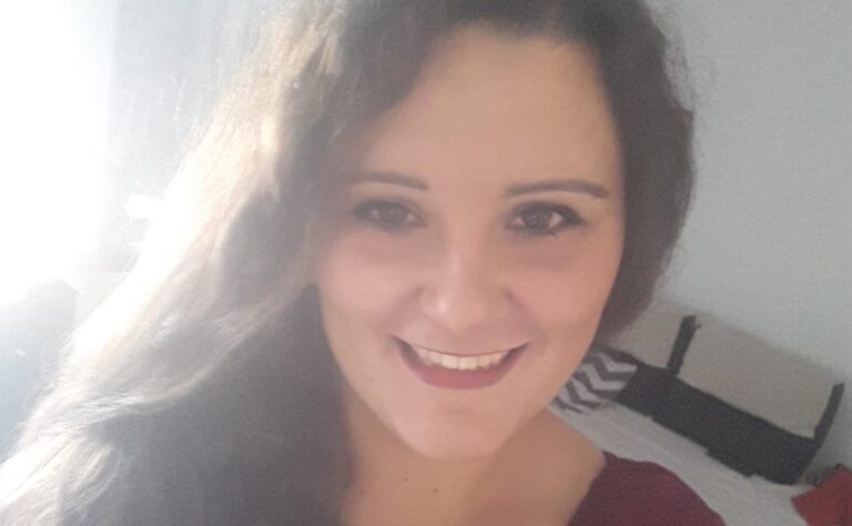 Ирена е Мајка на две деца и е во кома: Откако ја каснал инсект таа се бори за живот