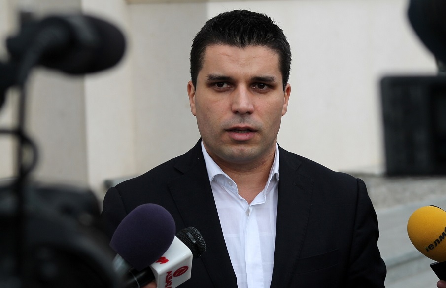 Николовски: Не може некој да вози кола од 50.000 евра, да има 5 стана, и да не му може никој ништо…