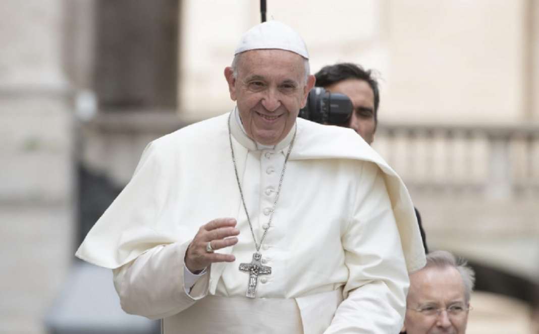 Вакцинацијата е ЧИН НА ЉУБОВ, вели папата Франциско (Видео)