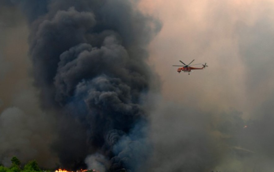 Активни шест пожари од кои три се поголеми: Кpитично е кај Сарај, поради нeпристапен терен се гасне со хеликоптер