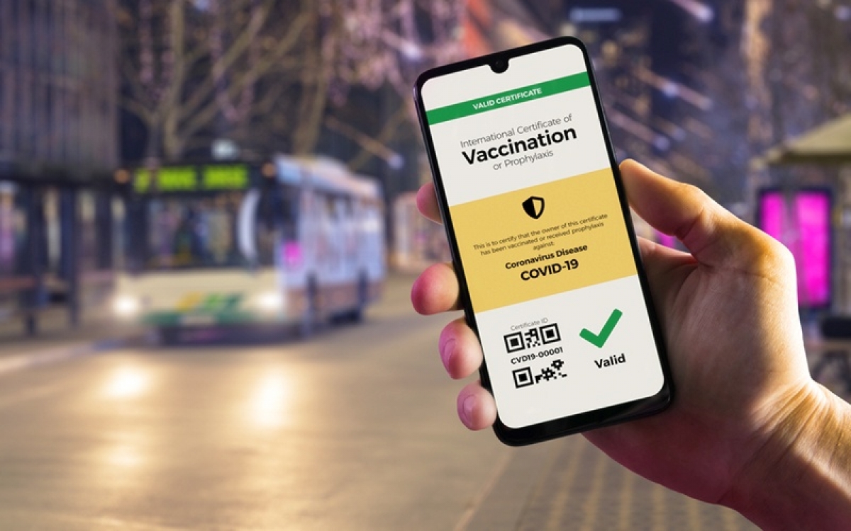 Владата ги донесе новите правила : Во обложувалници, молови, скоро секаде ќе се влегува со сертификат