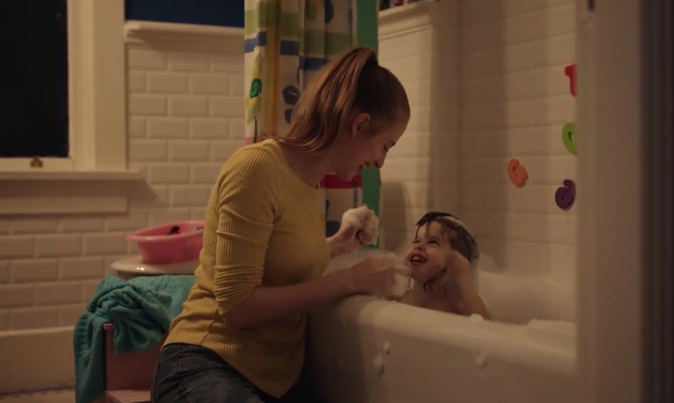 Ова ќе допре до срцето на сите мајки: Едноставно, мора да го погледнете! (Видео)