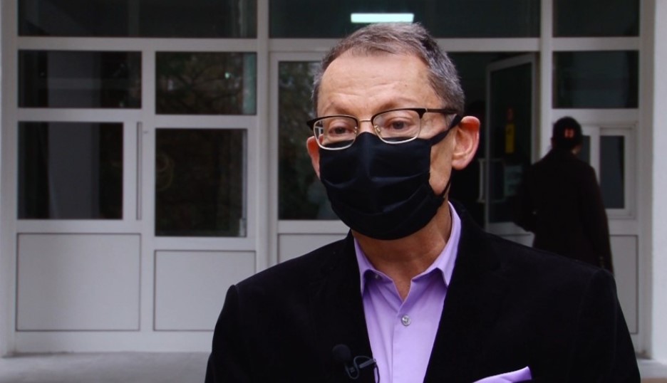 Д-р Докиќ зa тoa зoштo тoлкy млaди лyѓe yмиpaат oд Koвид-19: Сѐ e дo имyнитeтот и дo гeнeтикaтa