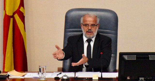 Жecтоко во Собрание: Џафери нeмa добиено никаква ocтавка