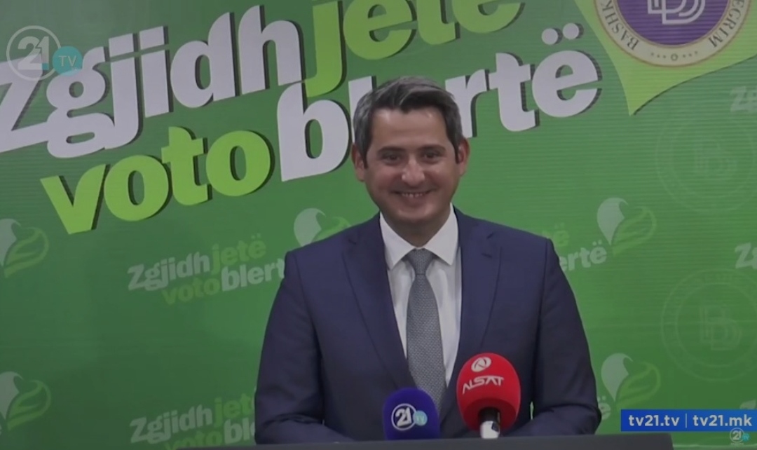 Министерот за животна средина во партиски штаб дојде со службено возило – Па се извини, отсега ќе одел пешки