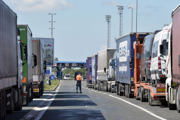 Од денеска НОВИ ПРАВИЛА за ВЛЕЗ и ИЗЛЕЗ од државата, прочитајте што треба да се приложи …