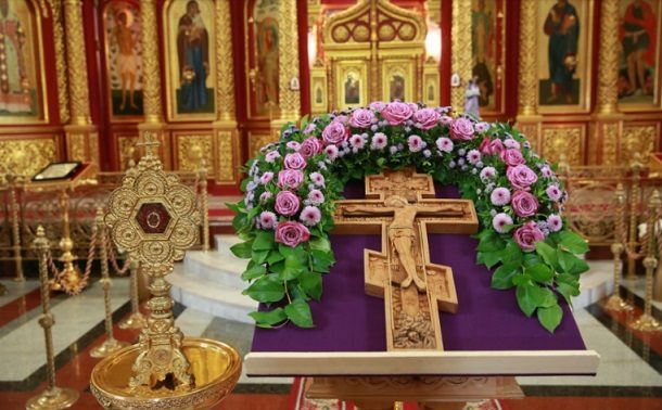 Денеска го славиме Воздвижението на Чесниот Крст