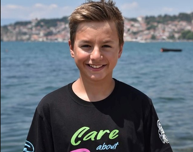 Марко Пејчиноски втор пат плива во водите на Охридското Езеро за поддршка на децата со ретки болести ?