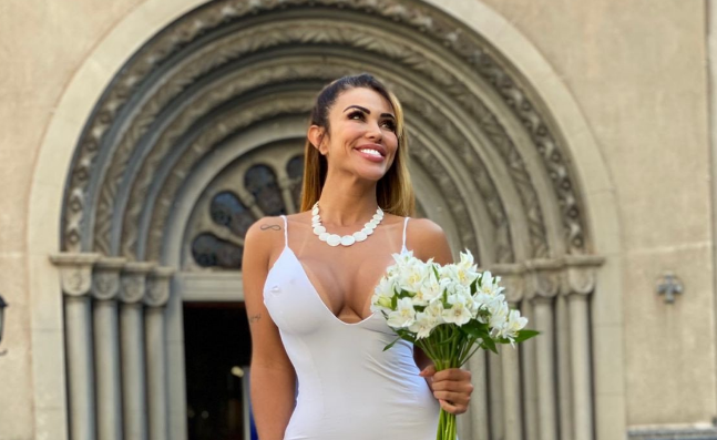 Манекенка се ОМАЖИ за САМА СЕБЕ,  им порача на мажите – „Не ме интересирате“