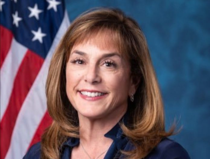 Македонија без тоа на „С“: Конгресменка на САД не ја почитува извршната наредба на Бајден за Преспанскиот