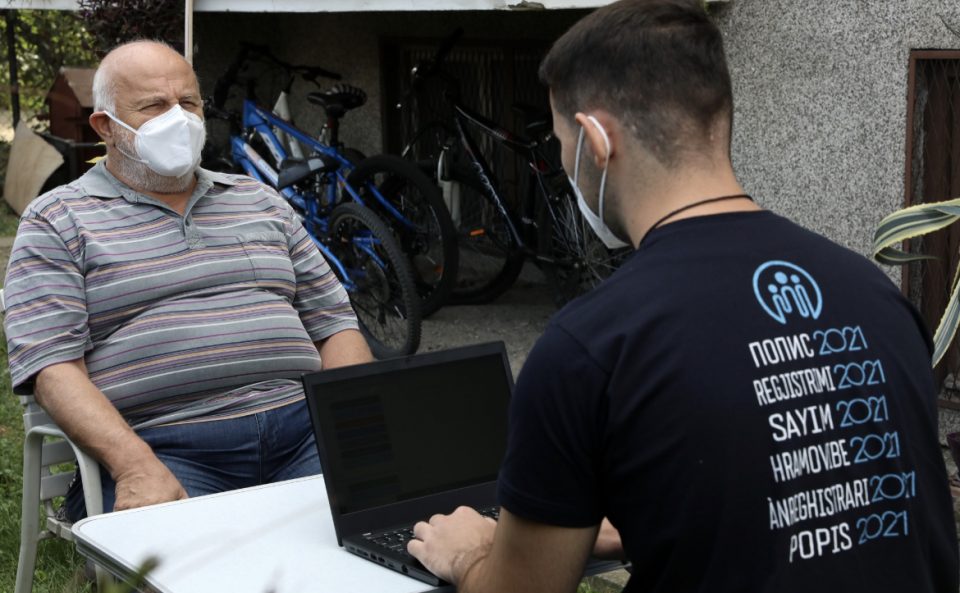 Пописот во прекин, имаше снемано Интернет